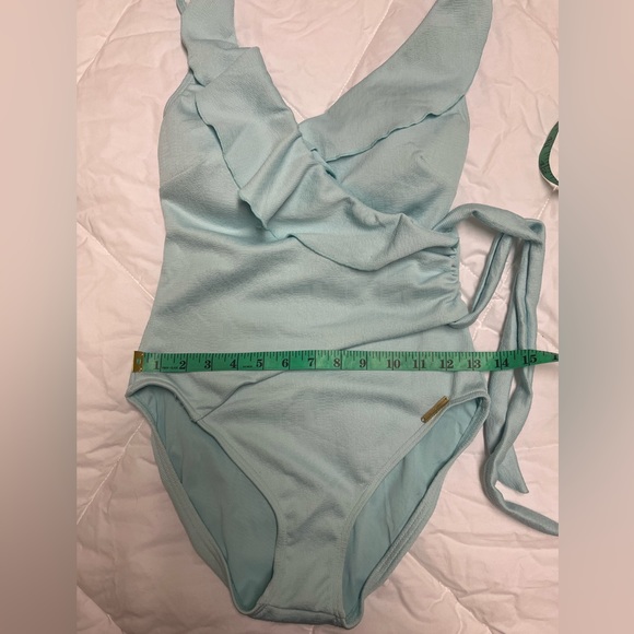 Size 10 Vince Camuto swimsuit one piece- like new - Picture 3 of 6